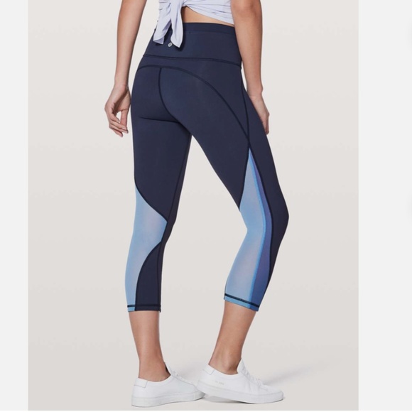 lululemon athletica Pants - EUC Lululemon Mix & Mesh Crop 21" Midnight Navy Moroccan Blue